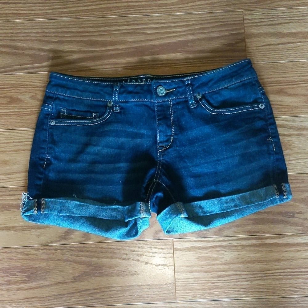 Aeropostale midi  dark wash jean shorts Sz 2 NWOT